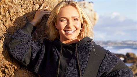 Hayden Panettiere reveals she got a breast reduction in 2022